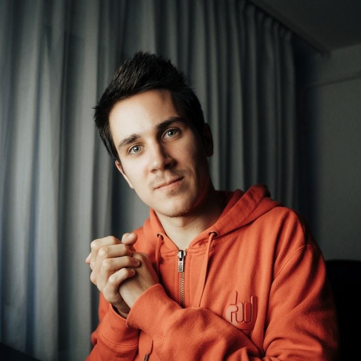 Portrait of Alex Moreno, community mentor and Italian cuisine specialist